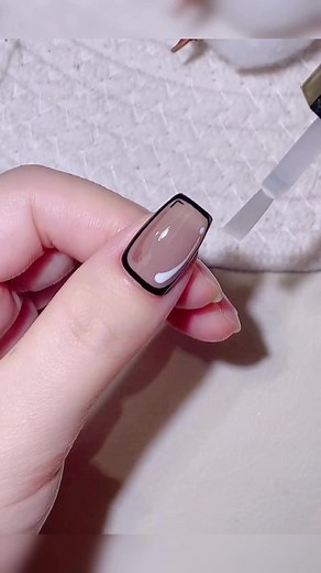 Trendy Pop Art Comics Nails Tutorial