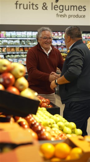 1M views · 834 reactions | On vous présente Pascal, notre expert des fruits et légumes chez Metro depuis plus de 25 ans. Il vous raconte sa passion et ses trucs pour vous offrir des produits toujours 100% frais. C’est le coup d’envoi de notre nouvelle série à la rencontre de nos experts. | Metro mon épicier | Facebook