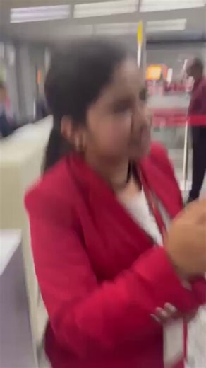 SPICEJET IS BLACKMAILING CONSUMERS RIGHT BEFORE BOARDING 📢📢📢😠😡🤬Hey @DGCAIndia - This the UNPROFESSIONAL,RUDE & ARROGANT STAFF Tapati FROM @flyspicejet airlines. @flyspicejet is running a SCAM OF MAKING MONEY from consumers, despite scanning the baggage at the checkin counter right of boarding gate they said give us EXTRA 6k to board the flight.LOOK @ HER RUDENESS OF NOT EVEN RESPONDING OUR QUERY & THEN U blame commoners.This will be a consumer complaint forsure.SHAME ON SPICEJET FORNSUCH S