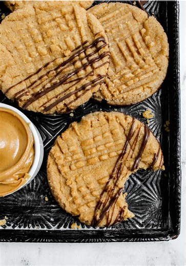 Chocolate Dipped Peanut Butter Cookies Recipe