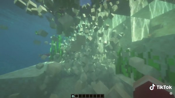 Exploring Underwater Block Physics in Minecraft