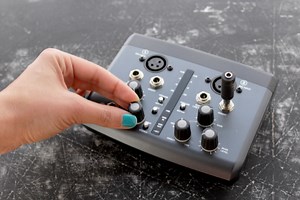 why-does-your-audio-interface-crackle-8-solutions