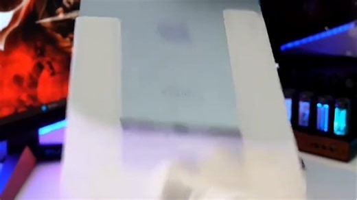 苹果iPad Mini解锁高效新体验，轻薄便携，搭配妙控键盘轻松处理文档、绘画或视频会议，日常办公学习更得心应手。