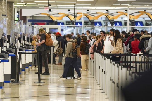 Aeropuertos en EE.UU. colapsan tras renuncias de agentes de la TSA por cierre parcial del Gobierno