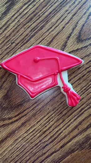 So honored my sons school order the pre k graduation gift for the kids from me! These kids rocked tonight and have grown so much since the beginning of the year so sad that this chapter is coming to a close! #nellybellycakes #smallbusinessowner #homemade #sugarcookies #graduation #classof2025