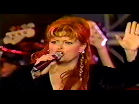 Wynonna Judd | Live at MGM Disney World (1998) - Rare video