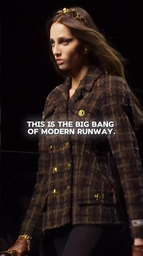 Big Bang Runway: Yasmin for Versace FW24 🔥 #yasminwijnaldum #versace #runway