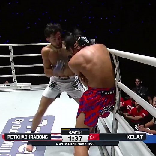 NONSTOP strikes 😱 Ali Kelat swarms Petkhaokradong for an insane first-round KO!