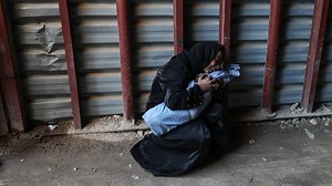 Dramatic footage of shelling and airstrikes Syria