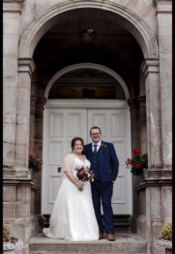 Rhona & Nick An excellent day all round, this pair were so so nice and even decided to come out for a few shots in the wind storm. Nothing phased them, well apart from nick doing the first look… when he decided to turn round and still managed to look the wrong way. I’m sure the eyes in the sky were watching down with pride. 💜 Thank you for making me so welcome.🥰 I wish you all the happiness for the future. You’re a fab couple. 😍 The team on the day 🤝 Venue - @BalmuleHouse Humanist - @DerekEa