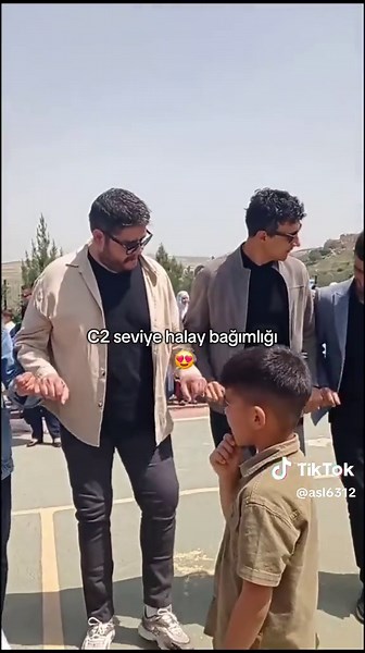 C2 Seviye Halay Bağımlılığı: Geç Kaldık Ama Olsun