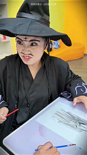 Ella no tenía pintura negra… y termina pintando lo IMPOSIBLE 😳🎨#shorts #viral