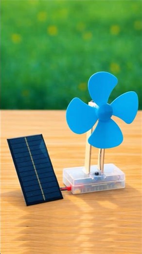 This Mini Fan Runs on Sunlight, No Electricity Needed