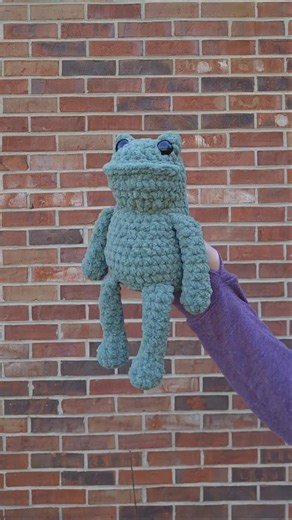 Frumpy Frogus, living his best “do not disturb” life (‪@sweetcremesco‬ ) #crochet #amigurumi #yarn