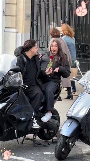 Send flowers to strange people #rose #flowers #romantic #love #usa #bekind