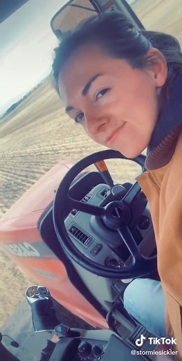 Hi, just me, doing this farming thing 🙋🏻‍♀️ That’s all 👋🏼 #lgbtq #girls #fyp #farmersdaughter #farming #gaygirl #girlswhofarm #fypage