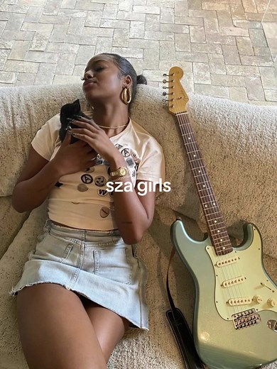 Explore Aesthetic SZA Girl Posters and Wallpapers