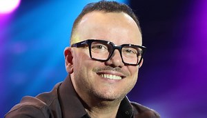 Gigi D’Alessio pubblica Un selfie con la vita, testo e significato del nuovo singolo