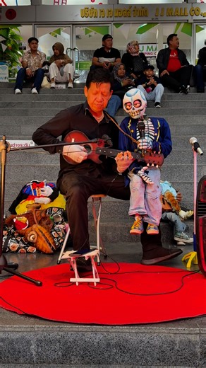 1.1M views · 8.2K reactions | #pupethand #puppetshow continue Singing bones | Por AndTuk Show Doll | Facebook