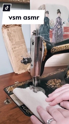 1899 Singer Treadle #ASMR #vsm #vintagesewingmachine #vintagesewing #singersewingmachine #antique #antiquemachinery #sewingmachine #sewing #victorian