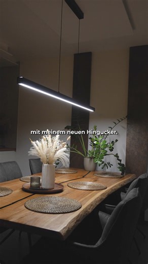 Designerleuchten zu fairen Preisen. Nur bei Lumière Design. Hole dir eine einzigartige Beleuchtung, die auch dem Geldbeutel gefällt. All unsere Designerleuchten, ob Steh- oder Pendelleuchten, kannst du ganz einfach per Knopfdruck die Farbtemperatur von 2700 bis 6000 Kelvin verstellen, um zwischen warmem und kaltem Licht zu wechseln und so immer die passende Lichtstimmung für deine Situation zu erreichen. Damit du perfekt abgesichert bist, bieten wir gratis fünf Jahre Herstellergarantie zu jeder