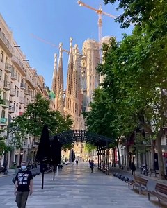 Impressively gorgeous view of Sagrada Familia❤️ 🎥 instagram.com/bcnonwheel | Digital Traveling