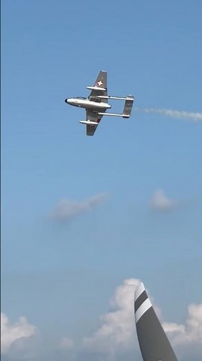 RARE Jet Flyby! De Havilland Vampire Screams Over EAA AirVenture #oshkosh #vampirejet #airshow