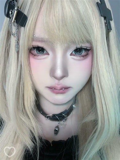 Master the Doll-Like Beauty Look: Lace Makeup Transformation