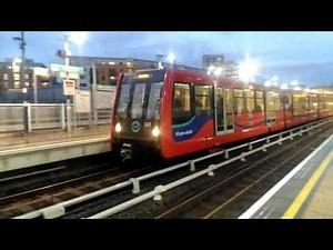DLR Diverts and other Trains at Greenwich