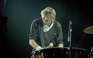 【Roger Taylor】Queen乐队1981年蒙特利尔演唱会罗泰勒solo三分钟