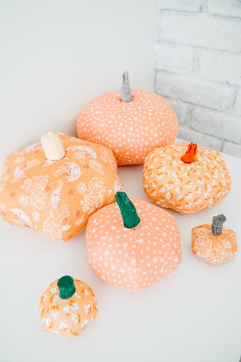 Learn how to make a stuffed pumpkin with a free sewing pattern. This beginner sewing project is a great for fall and Halloween! https://www.heatherhandmade.com/free-pumpkin-sewing-pattern/(opens in a new tab) | Heather Handmade