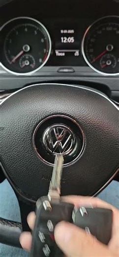 Toronto 2018 Volkswagen Golf program key fob. #autolocksmith #carkeyprogramming #carkeyreplacement