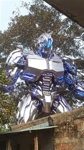 Tree transforme to a giant robo !!