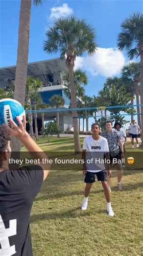 Halo Ball on Instagram: "What a match 😮‍💨‼️ #dunk #sports #basketball #ballislife #fun"