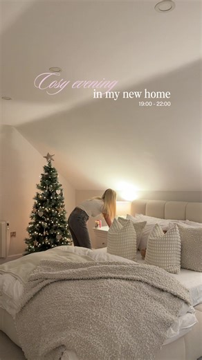 A gorgeousss cosy evening & new year goals 🌙✨ @NEOM Wellbeing UK @Simple Skincare @LANEIGE UK #spendtheeveningwithme #eveningvlog #vlog #evening #cosyevening