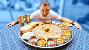 The BIGGEST Thali in Pune - BAHUBALI THALI 20 + ITEMS! | Pune, India