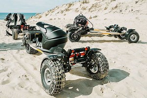 Sternboard, un skate électrique qui roule sur le bitume, le sable et les pistes enneigées