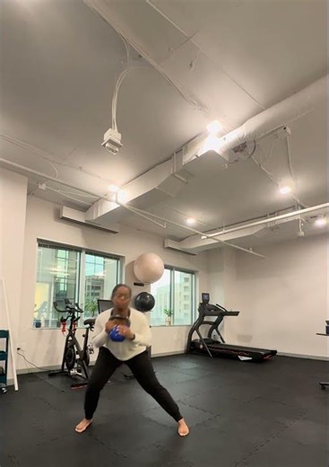 Lateral Lunge to Curtsy Squat