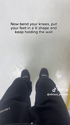 Learn how to ice skate in less than 1 minute #niklaus_prosper #skating #iceskating #hockey #figureskating