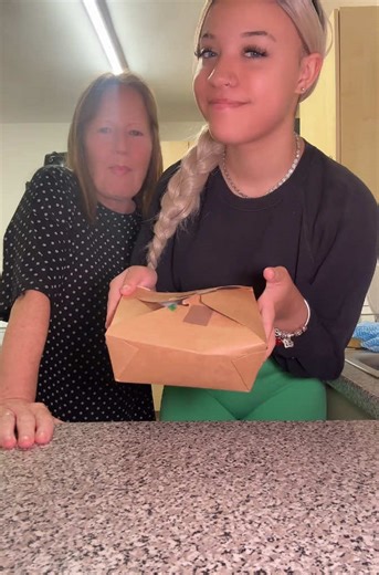 Indulge in Delicious Kinder Bueno and Cream Egg Cakes