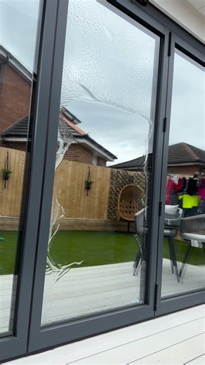 PrivaVue™ on Instagram: "Turn your windows into a one-way mirror in 10 minutes with our window films! Link in bio🏡🪟 #privavue #privacy #windowfilm #reels #viral #privacyfilm"