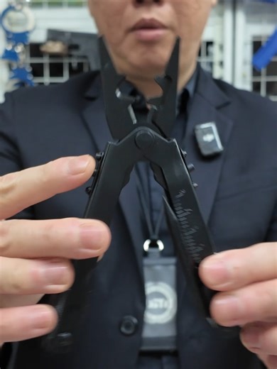 One hand free. Full control. This 12-in-1 Folding Multi-Tool is built for one-handed access, making it ideal for technical, EOD-style multitool use where speed and precision matter. Compact. Reliable. Ready when needed. 👉 Get yours here: https://www.black-tactical.com/products/multifunctional-plier---12-in-1-folding-multi-tools #OneHandedTool #EDCGear #EODEquipment #MultitoolLife #BlackTactical