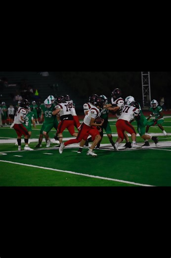 Bulldog whooping over Bangs 🐾🏈 | Tracy Cox