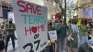 Tenants rally against eviction notice