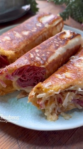 2.4K views · 23 reactions | Low-Carb Reubens – A Family Favorite! 索...
