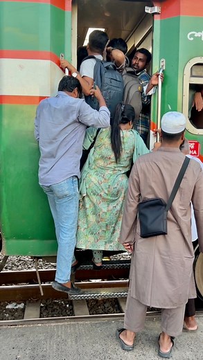 2.3M views · 8.5K reactions | Extreme crowd has no place to step but still has to go #reelsviralシ #reelsvideo #reelsviral #foryouシ #facebookviral #holidayseason #Christmas #overcrowded #pessenger | Train Zone Bangladesh | Facebook