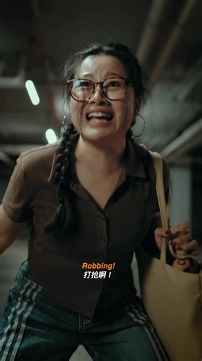 Elaine Wong on Instagram: "一个人走在停车场真的挺可怕的😧​ ​买Magnolia ice cream 记得还钱啊，不要赶着回家吃ok！​ Hazelnut Choco: With Real Hazelnuts Matcha: With Chewy Red Bean Mochi Minty Choco: With 60% Extra Chocolate Tin Roof Brownie: Vanilla ice cream with Brownie Bits​ @magnoliaicecream_my #MagnoliaIceCreamMY​ #TasteTheExceptional​ #NewProductAlert"