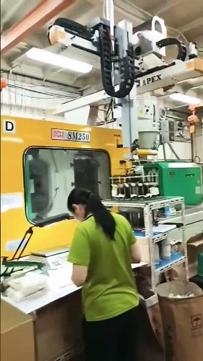 SM250 Injection Moulding Automation | High-Speed Plastic Production | Auto Cycle Moulding Process