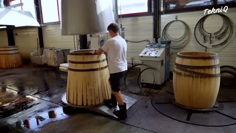 Awesome Way French Coopers Build Gigantic Wine Barrels.