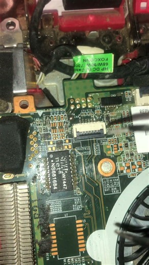 How to turn on a laptop without the power button :3 Very easy